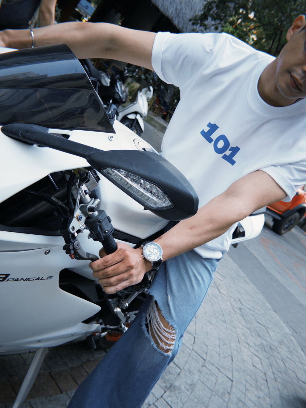 DNYV ES26 TIME - WHITE